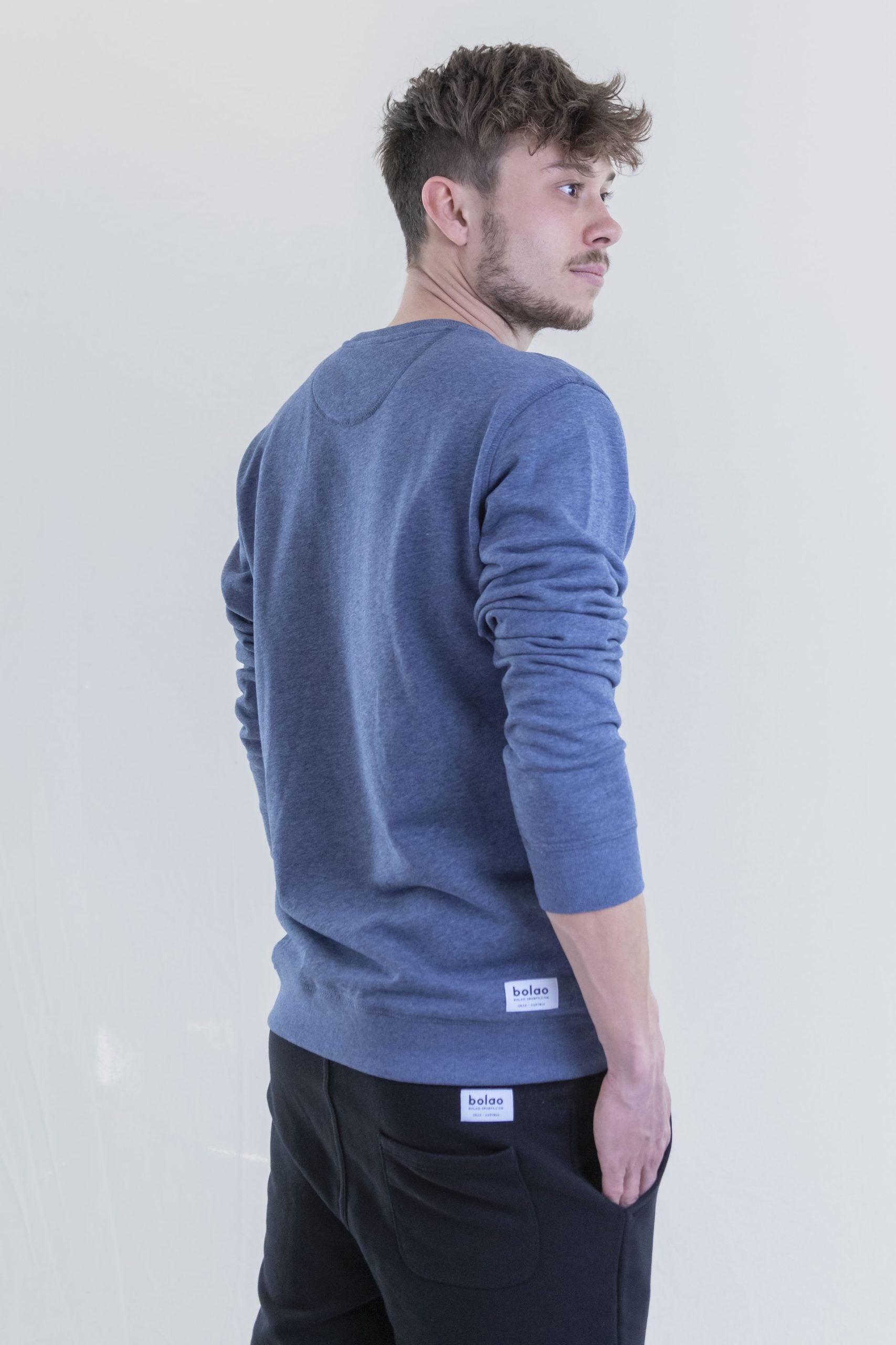 bolao suéter leve azul mosqueado